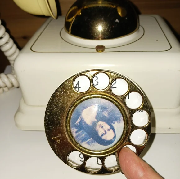 FINAL leavinVICTORIAN FRENCH STYLE ROTARY DESK PHONE Mona Lisa Center metal base - Picture 5 of 12